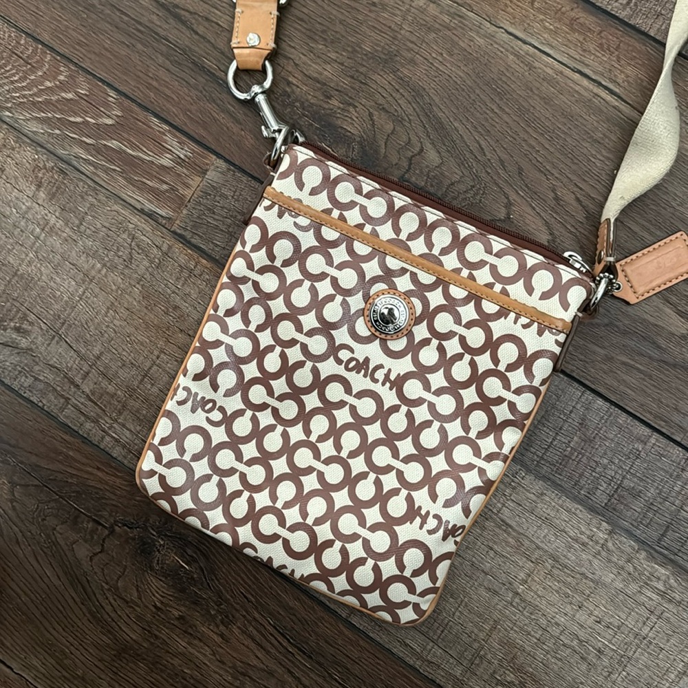 Vintage coach crossbody bag